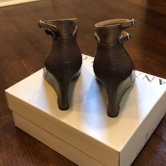 Ann Taylor Cass ankle strap wedges - Picture 3 of 5